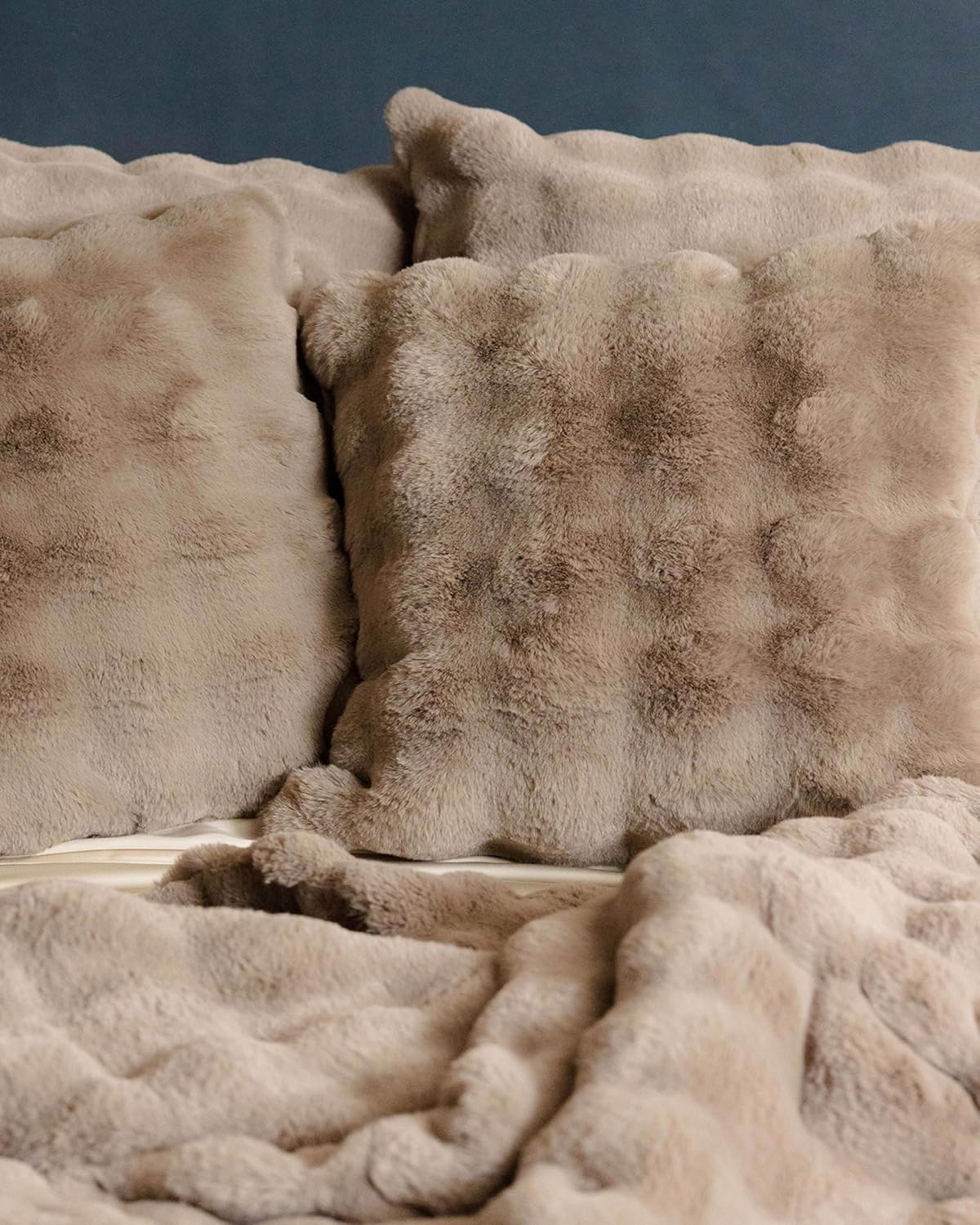 Cozy Earth Bubble Cuddle Blanket, Faux Fur Ultra-Soft Luxury Throw Blanket